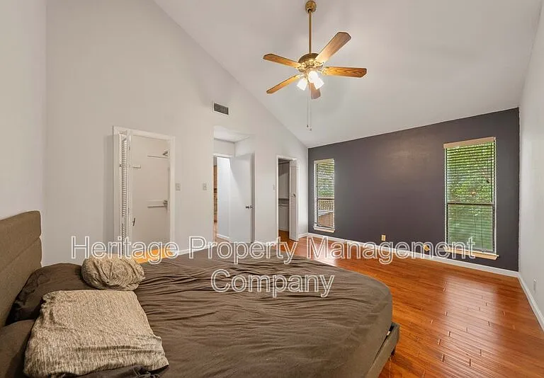 13906 N Hills Village Dr — Photo 15