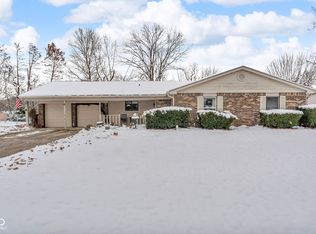 3889 Pineview Ln, Greenwood, IN 46142