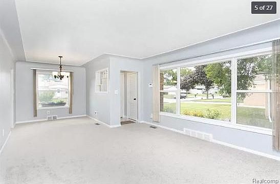 4th image of 27046 Everett St