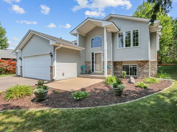 7600 Palomino Ln, Lino Lakes, MN 55014