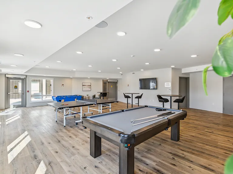 1673 Huron Rd — Photo 28