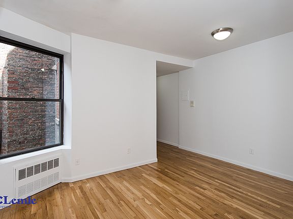 5th image of 1324 Lexington Ave APT 17