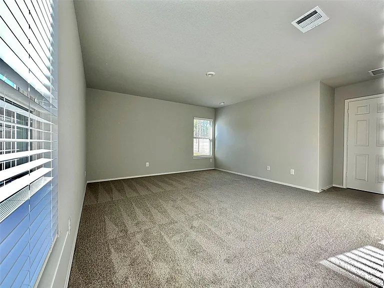 270 Cumberland Forest Dr — Photo 7