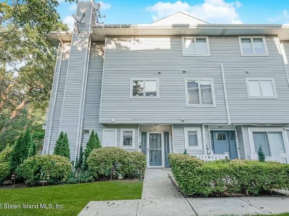 139 Commodore Dr, Staten Island, NY 10309