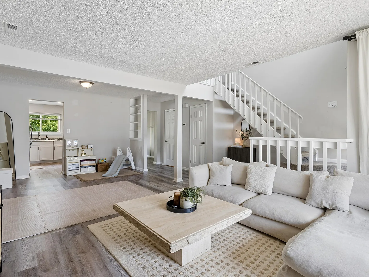 3 bed, 2.5 bath, 1541 sqft, $2,700 — Photo 4