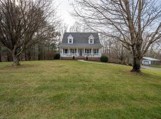 223 James Poore Ln, Mount Airy, NC 27030