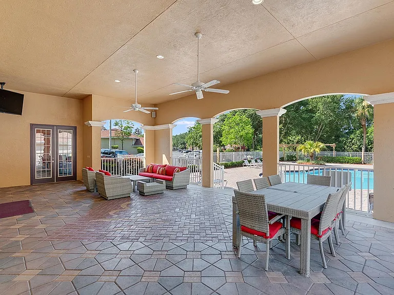 Capital Walk Apartments — Photo 43