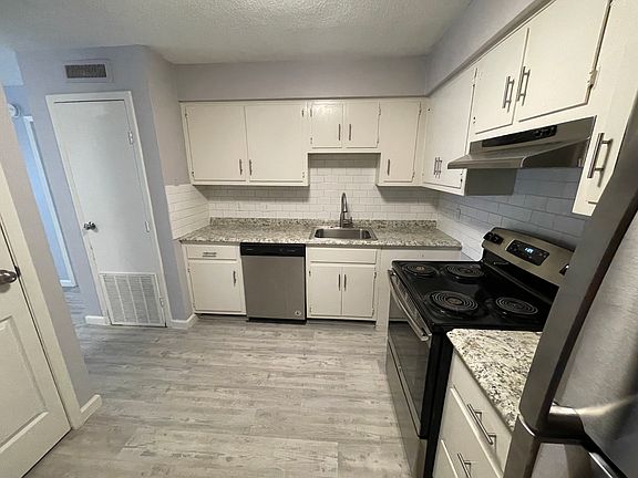 2nd image of 2614 Lyndon Ave #A-8
