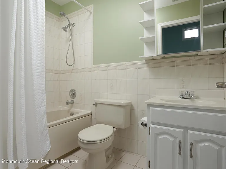 100 1st St #11 — Photo 22