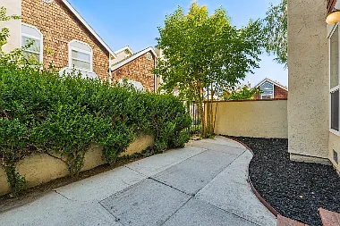 1741 Abington Ct — Photo 21