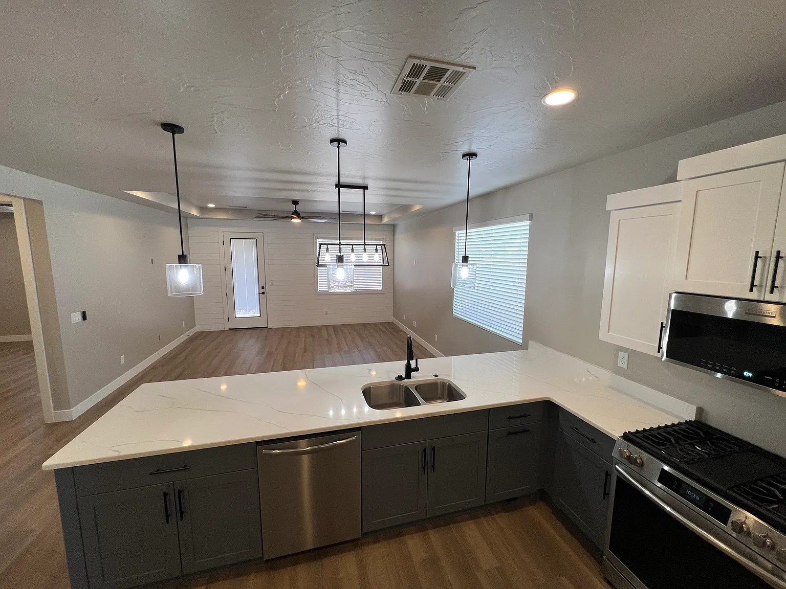 Move-In Ready 3 Bed Home with Modern Touches Throughout — Photo 4