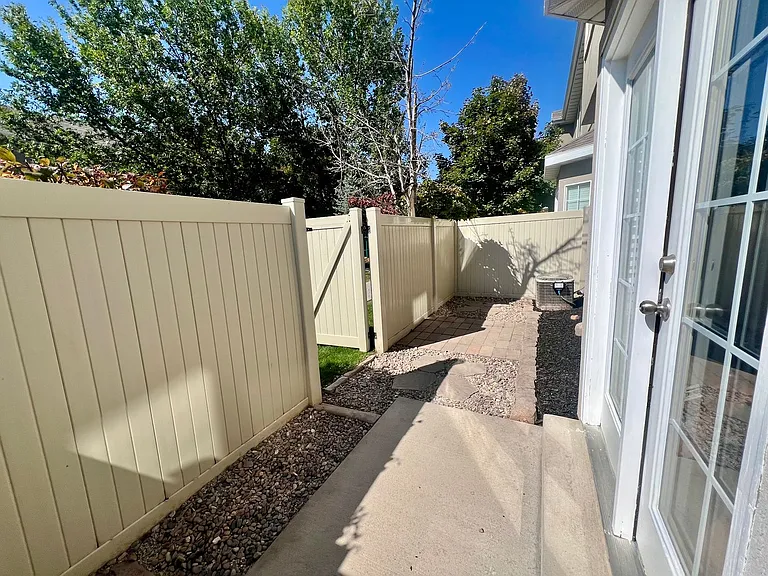 1485 N June St — Photo 22