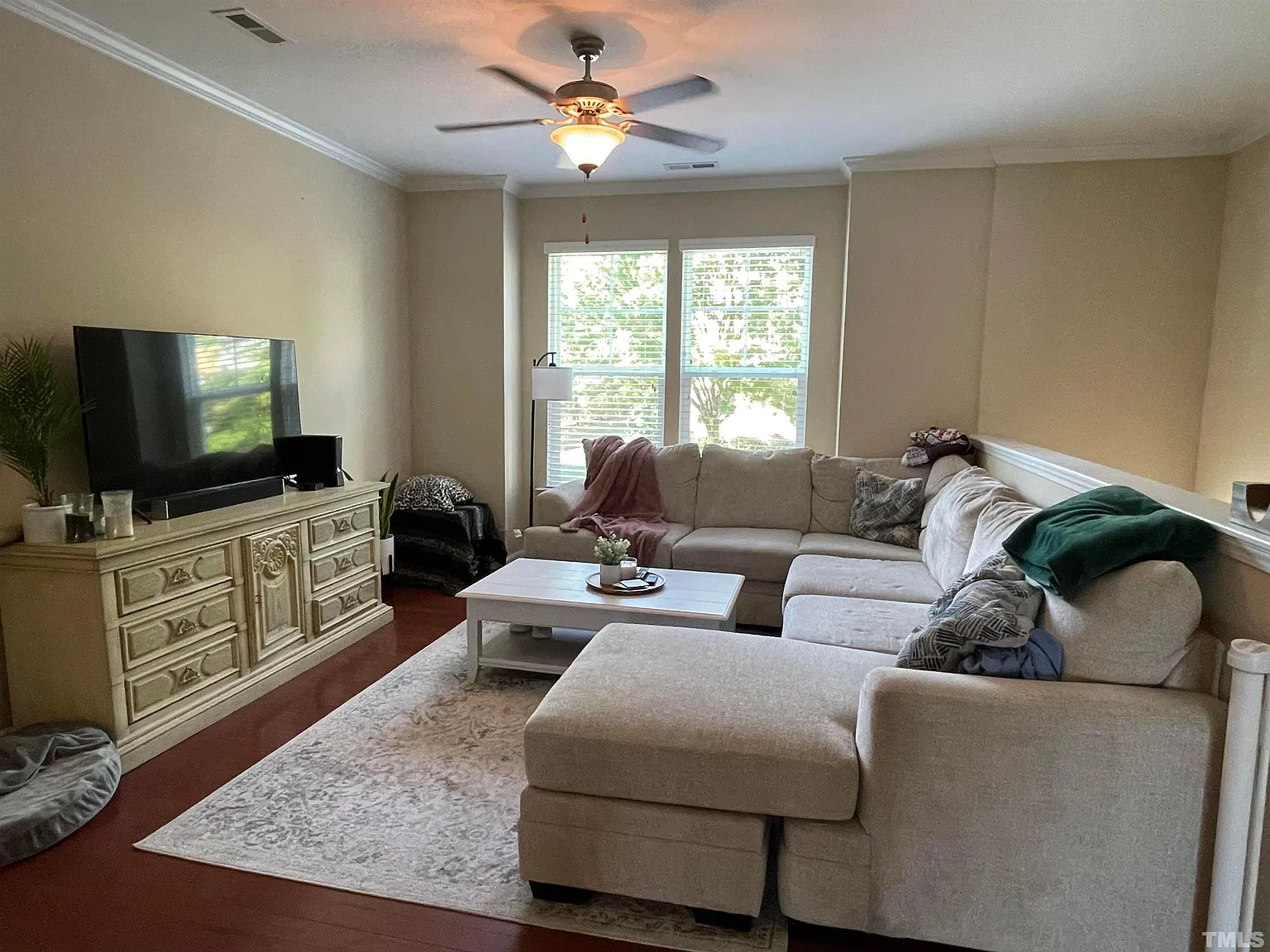 3 bed, 3.5 bath, 2020 sqft, $1,995 — Photo 2