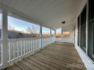 4878 Jp Hawkins Cir, Morganton, NC 28655