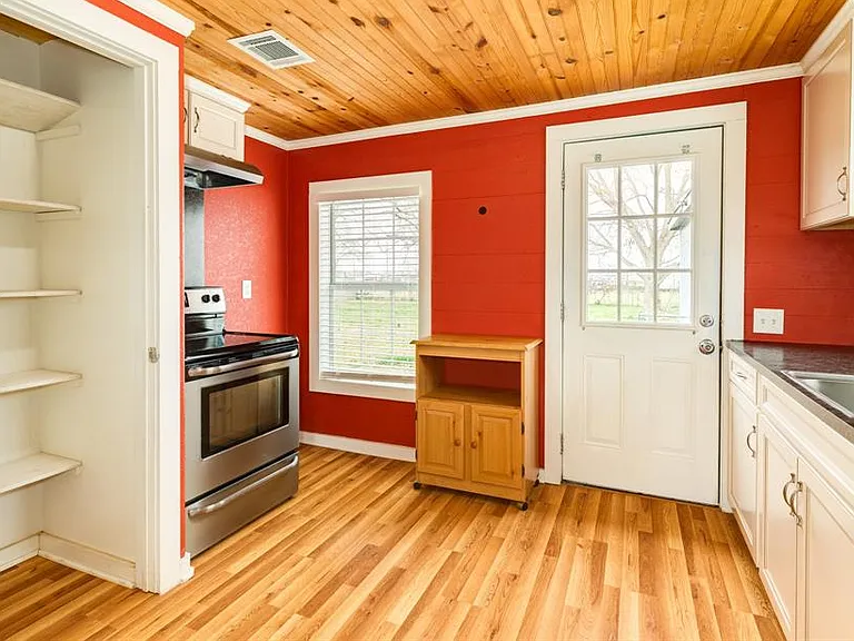 2408 Shanks Rd — Photo 11