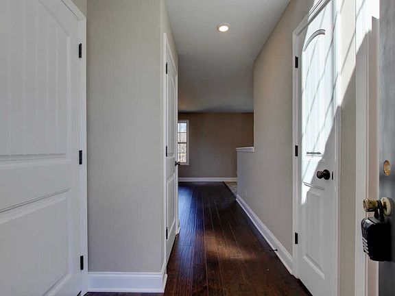 4th image of 111 Grassmire Dr