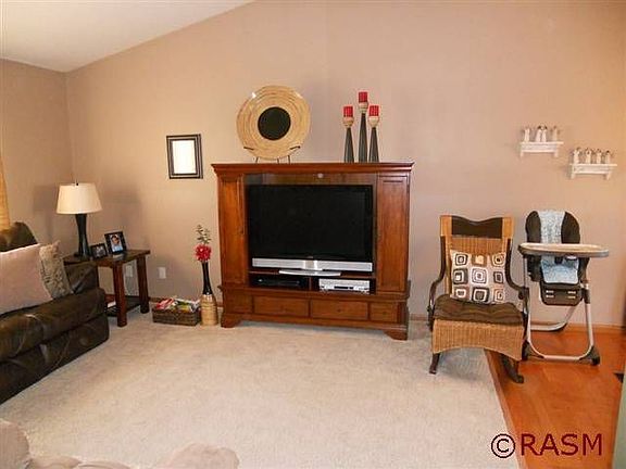 5th image of 212 Cole Ct