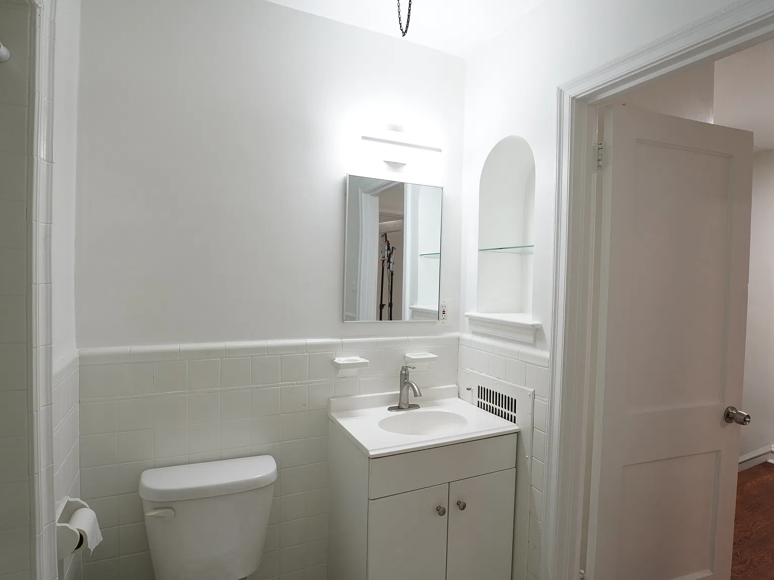 1 bed, $1,300 — Photo 4