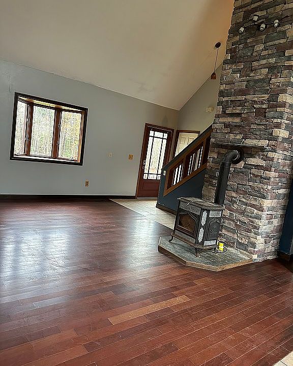 2nd image of 415 Brushwood Rd