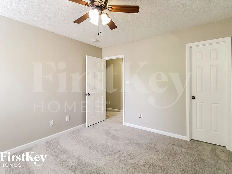 6063 Parkside Cir — Photo 10