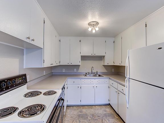 3rd image of 1235 Albion St APT 204