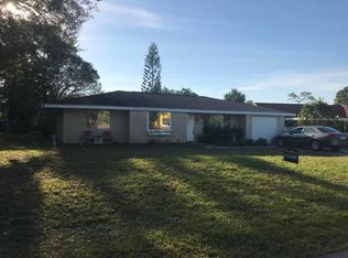 320 SE Gasparilla Ave, Port Saint Lucie, FL 34983