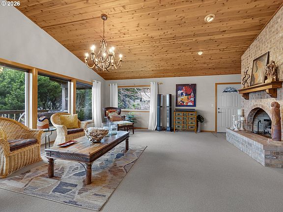 5th image of 163 Amber Ln