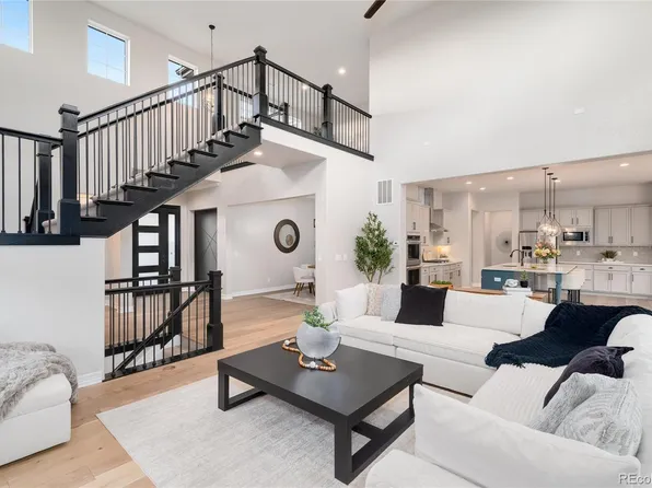 27500 E Lakeview Drive, Aurora, CO 80016