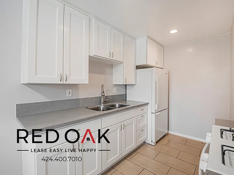 111 W Del Amo Blvd #15 — Photo 8