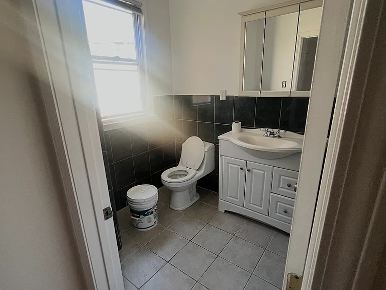 1211 Ridge Ave #3 — Photo 8