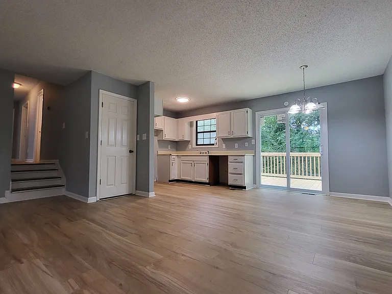 2191 Cedar Creek Ln — Photo 4