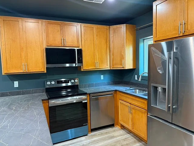2 bed, 2.5 bath, 1100 sqft, $1,600 — Photo 4