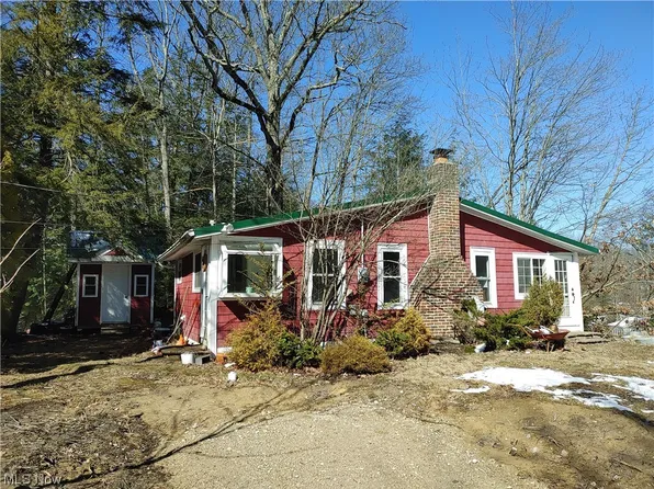 3890 Orchard Grove Dr, Geneva, OH 44041