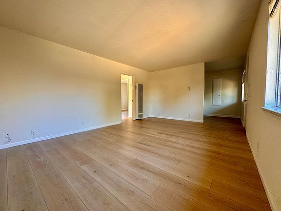 3rd image of 420 S 7th St #4