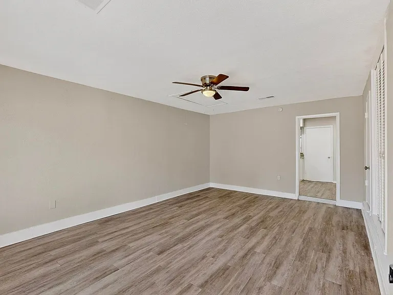140 Trout St — Photo 25