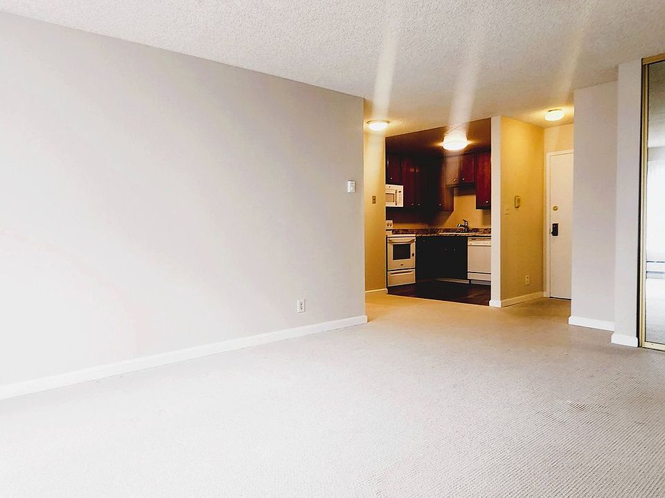 1st image of 1324 Willard St #206