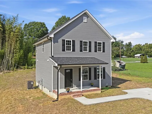 2808 Reynolds Park Rd, Winston Salem, NC 27107