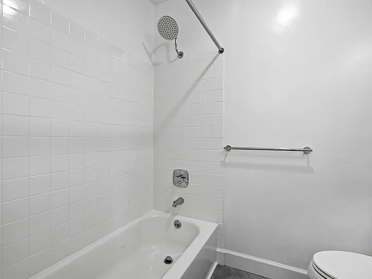 452 Oak St #4 — Photo 16