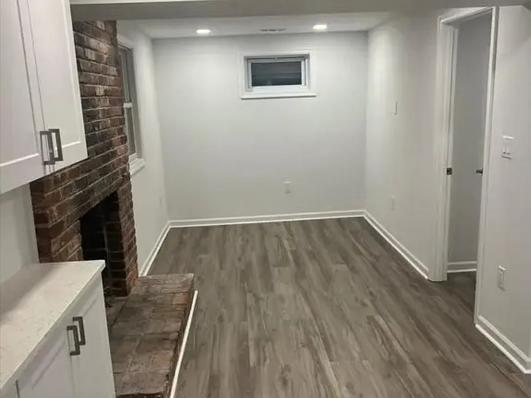 1100 Springvale Rd — Photo 13