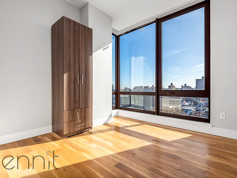 31 Debevoise St #12D — Photo 7