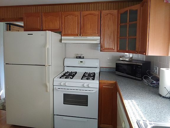 5th image of 303 Jefferson St