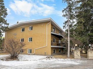 3103 W Blakiston Dr NW #102, Calgary, AB T2L1L7