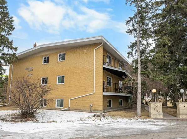 3103 W Blakiston Dr NW #102, Calgary, AB T2L 1L7