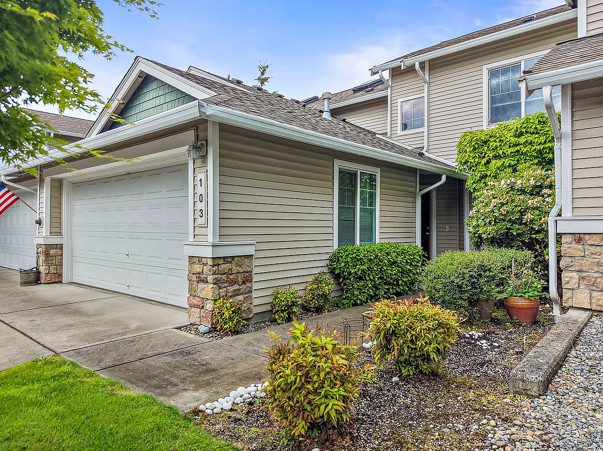 Building Photo - 5909 Panorama Dr SE #11-103
