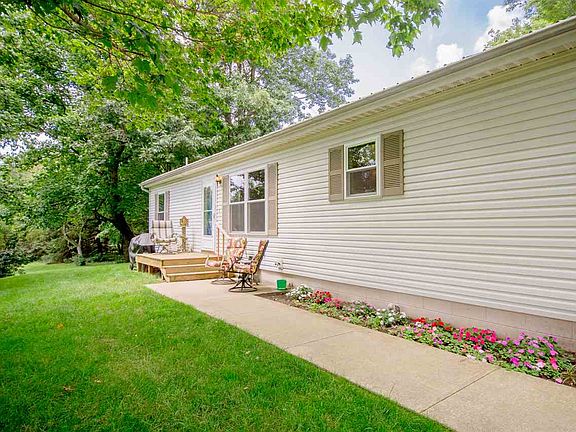 3rd image of 6683 Chamberlin Dr