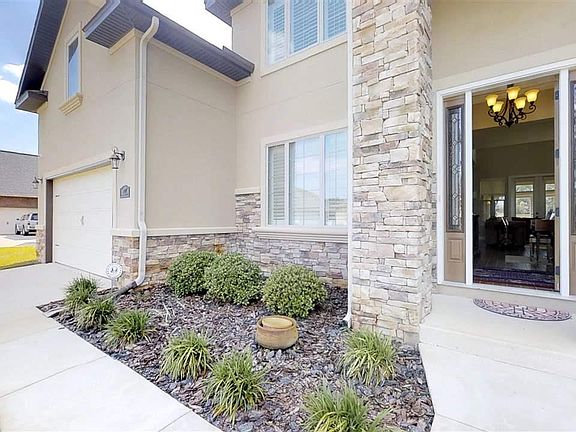 4th image of 2027 Fontainebleau Ct