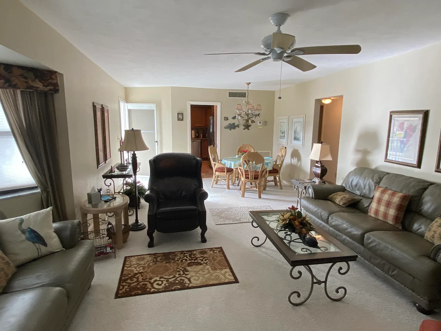 2 bed, 2.0 bath, 1063 sqft, $4,500 — Photo 3