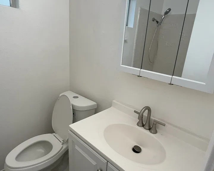 1819 Lampton Ln — Photo 5
