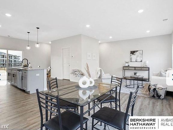 3rd image of 20881 S Court