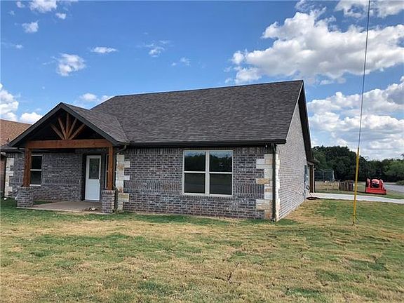 2nd image of 2411 Creek Dr